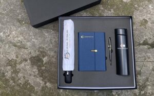 Qua Tang Doanh Nghiep Khi Nao Nen Dau Tu Khi Nao Nen Toi Gian